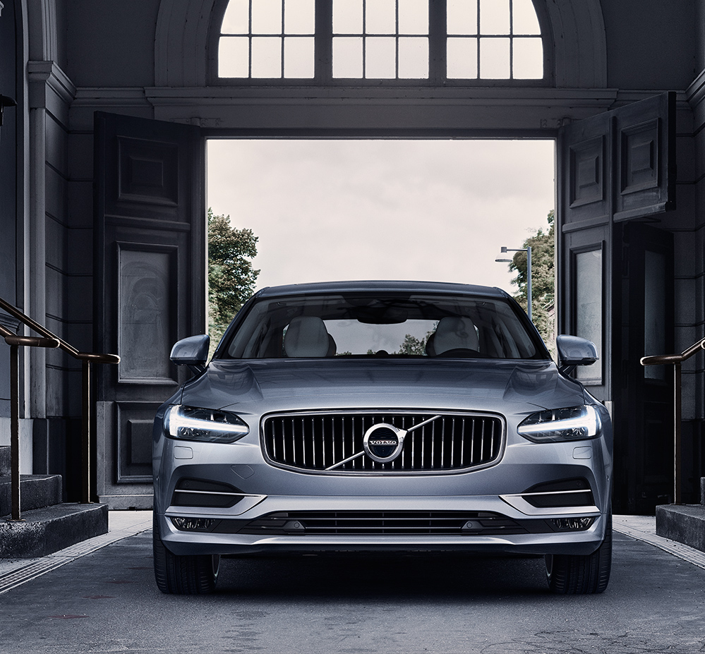 וולוו S90  אפורה